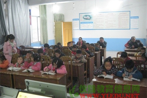 金城教育督导组深入双盘小学开展教育教学常规普查暨“三课”复评活动