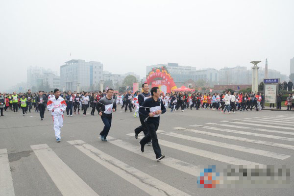 仪陇县2016年万众健身跑活动今日举行