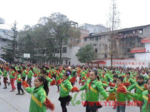 复兴小学举行了“校园文化艺术周——校园秧歌”比赛