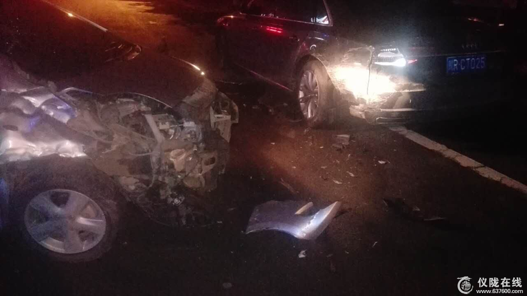 仪陇县一小伙撞豪车逃跑 却留下了自己车子牌照