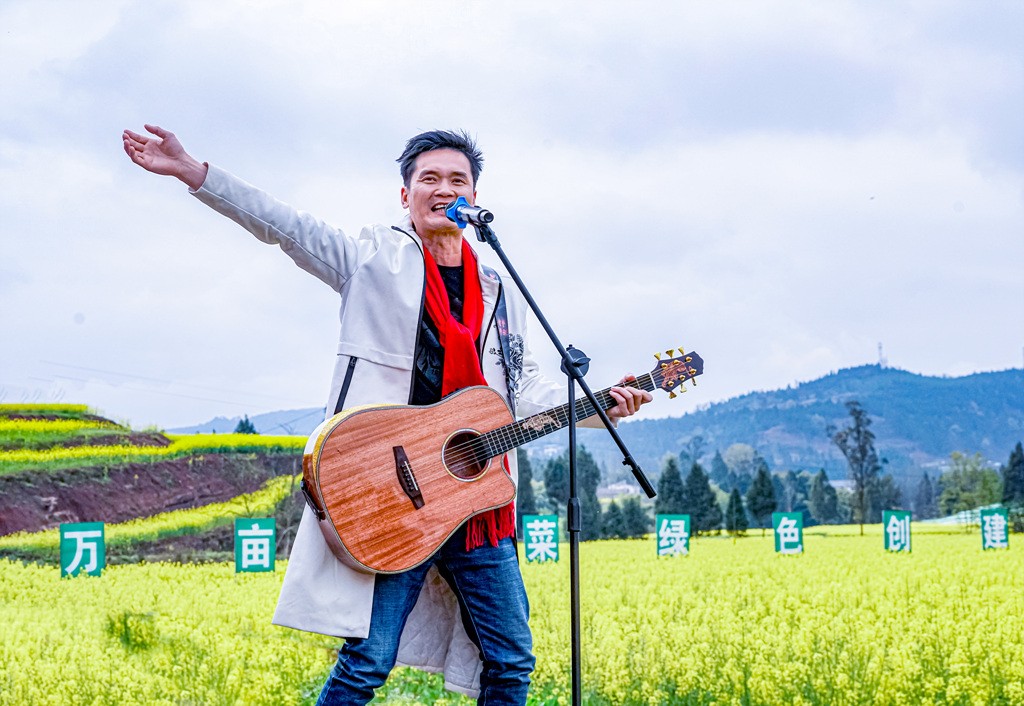 赏花踏青正当时！仪陇双胜菜花节启幕  仪陇在线  今天 3月8日上午 仪陇双胜镇的菜花节正式启幕 正值踏春赏