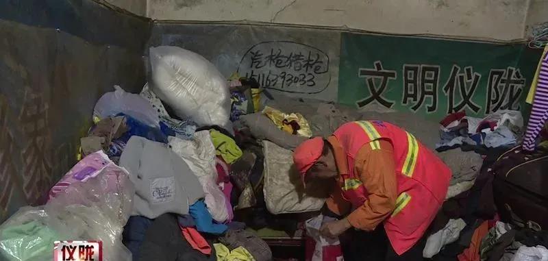 五岁小男孩被“绳拴” 爱心“解绑”点燃生活希望