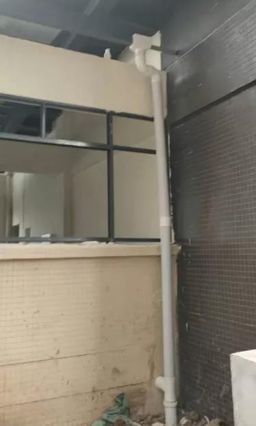 仪陇某小区用户私自搭建，无视政府部门，究竟是谁在撑腰？