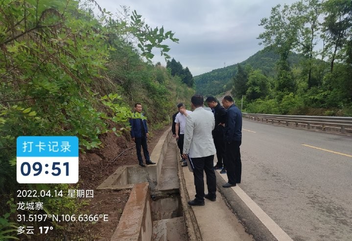 仪陇公安交警深入开展农村道路安全隐患排查