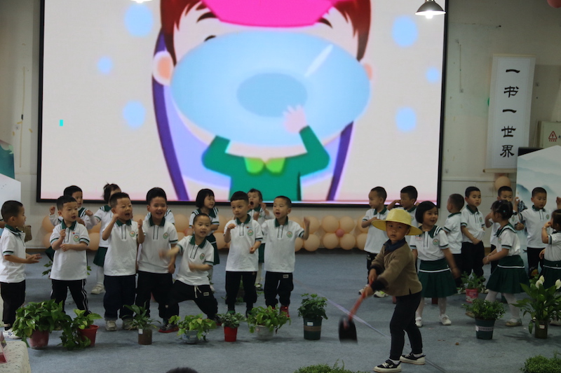 书香“悦”读助成长